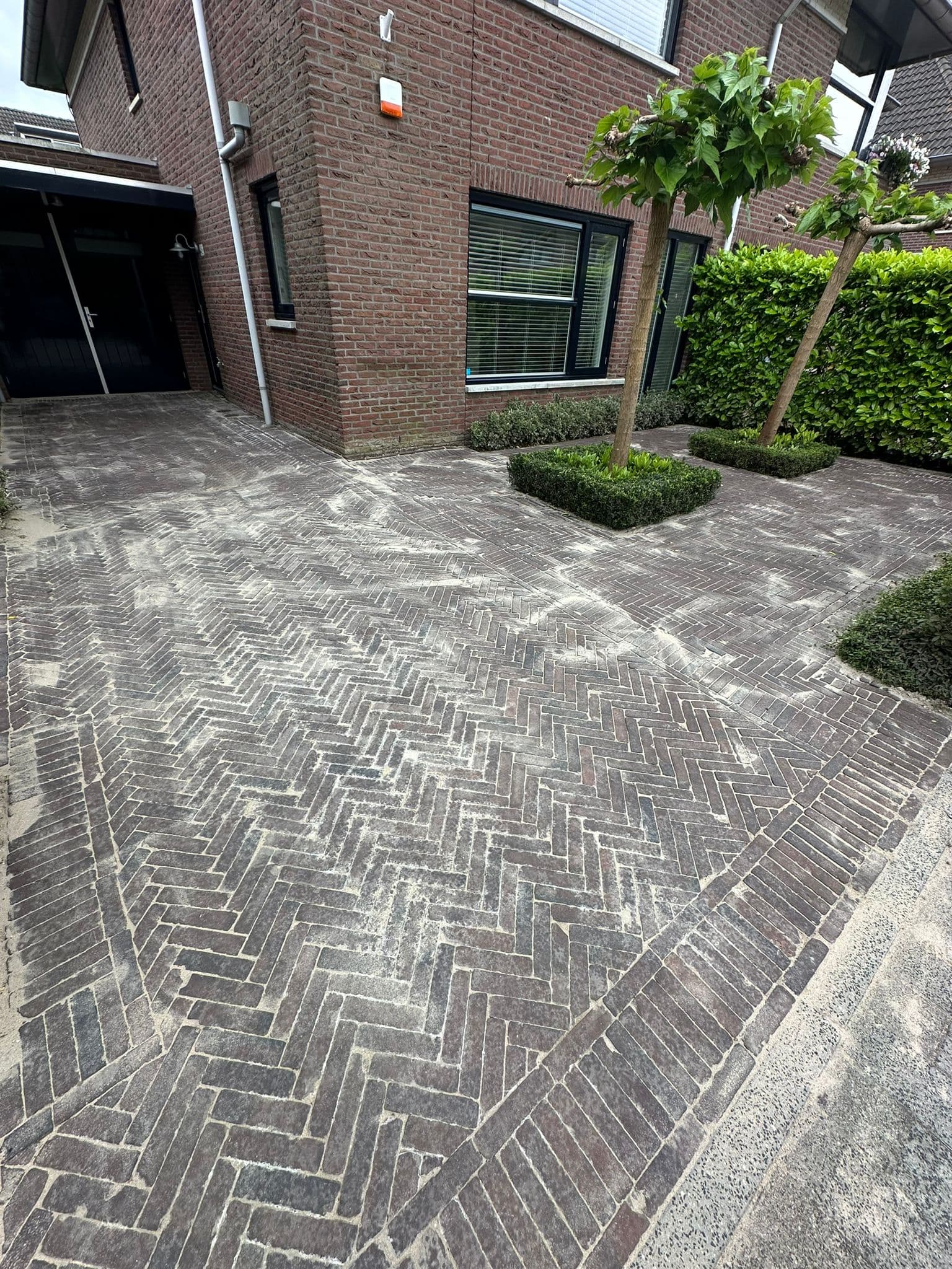 Voegen gevuld met zand